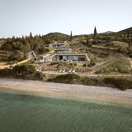 Vilă Esthesis Beachfront Villas, With Heated Pool, By Thinkvilla